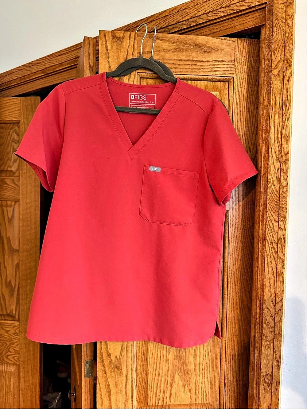 FIGS Catarina One-Pocket Scrub Top Clay Red Medium